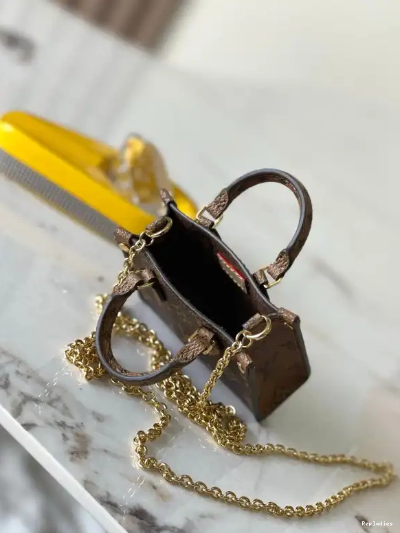 Rep ladies ONTHEGO VUITTON LOUIS MICRO-8.5*3.5*10.5CM 0501